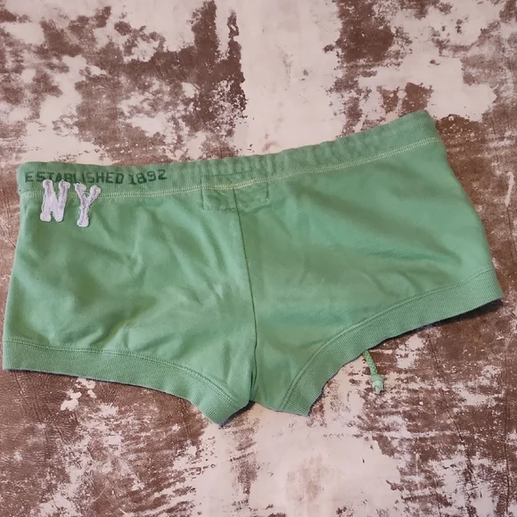 Abercrombie & Fitch Women's NY Athletic Short Shorts. Size: L